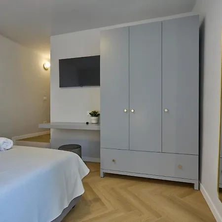 ゲストハウス Cameranoapartments - Sopra La Piazza カメラーノ