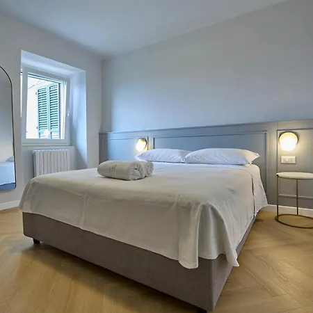 Cameranoapartments - Sopra La Piazza ゲストハウス カメラーノ